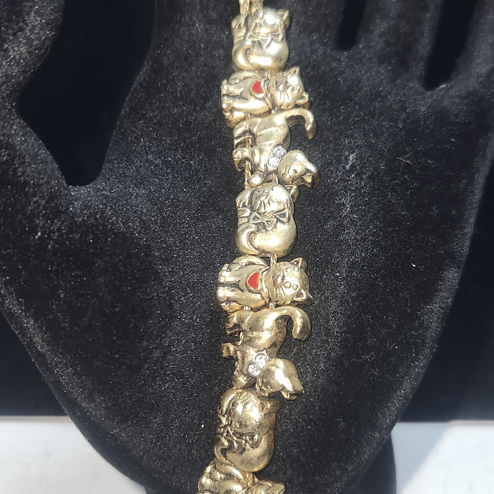 Vintage Gold Tone Cat Charm slider Bracelet Rhinestone Red‎ Heart Avon 7 Inch